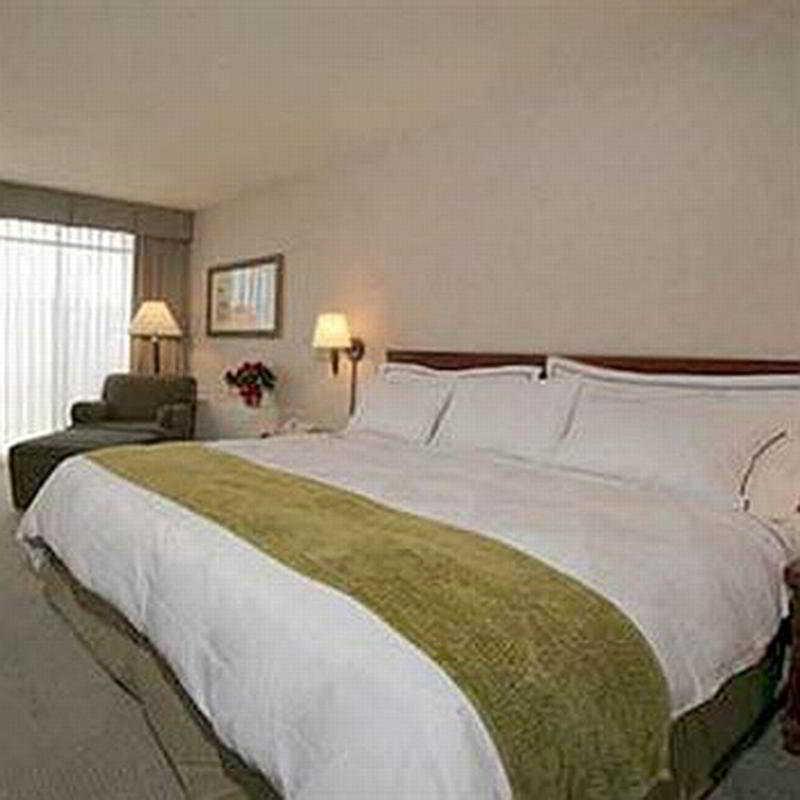 Clarion Hotel Milwaukee Airport Exterior foto