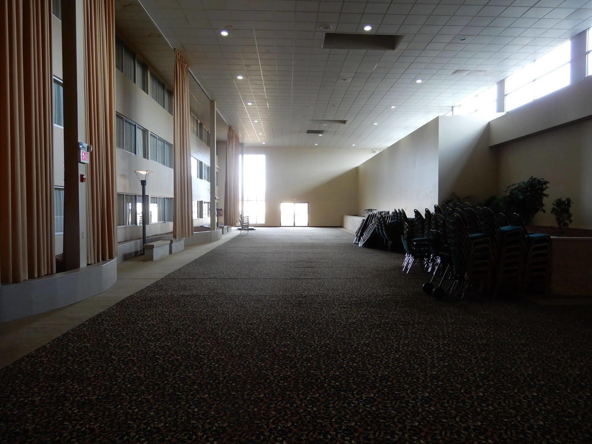 Clarion Hotel Milwaukee Airport Exterior foto